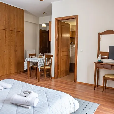 Gæstehus ξένη Karpenísion