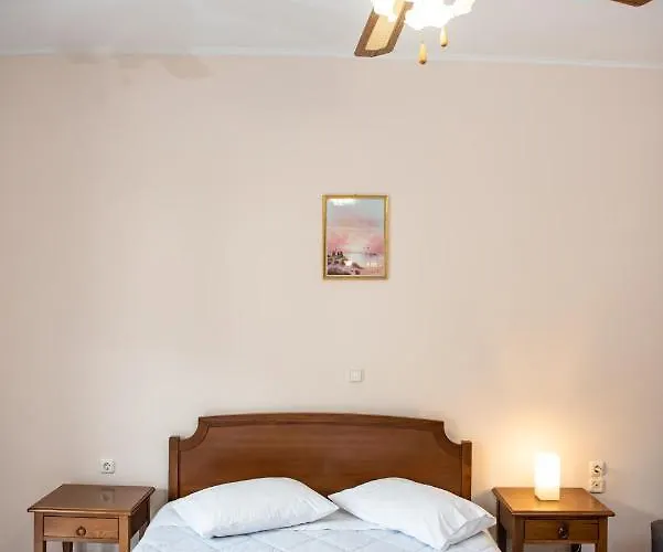 ξένη 3* Karpenísion